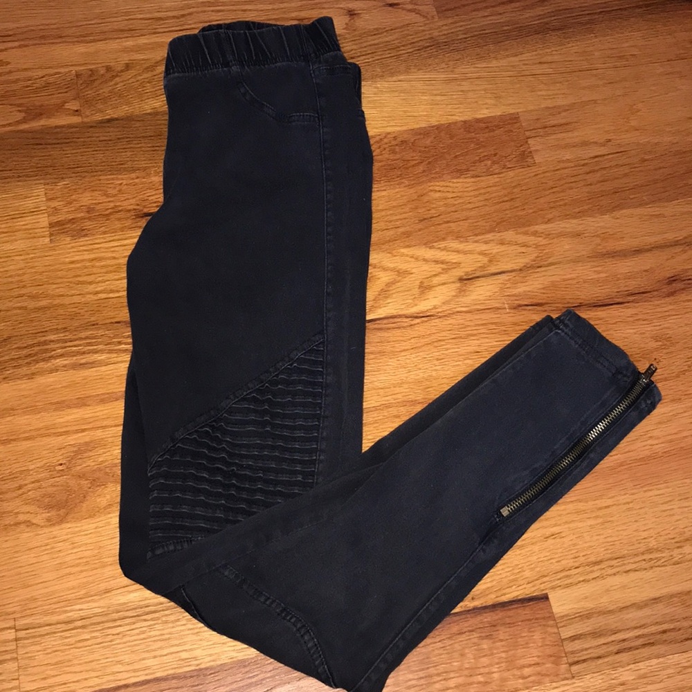 Black ribbed jeggings